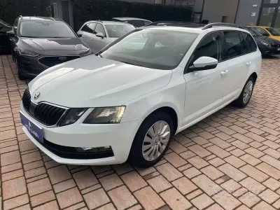 Begagnad Skoda Octavia G-TEC Design Edition 110 HK (80 kW) 2018 Vit Kombi