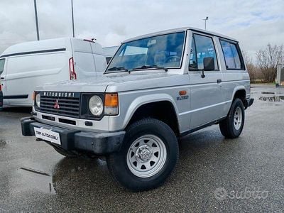 Usata Mitsubishi Pajero Top 84 CV (61 kW) 1989 Grigio SUV