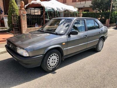 Usata Alfa Romeo 33 105 CV (77 kW) 1988 Grigio Berlina