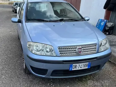 Usata Fiat Punto Classica 60 CV (44 kW) 2008 Bluazzurro Utilitaria
