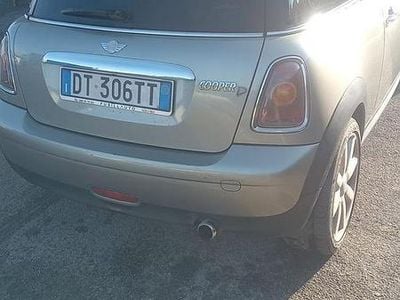 Begagnad Mini Cooper 90 HK (66 kW) 2011 Brun Halvkombi