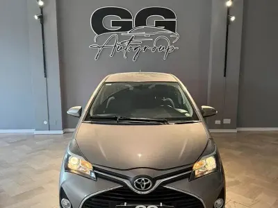 Second-hand Toyota Yaris Active 90 CP (66 kW) 2015 Gri Hatchback