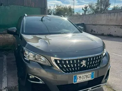 Usata Peugeot 3008 Business-Line 120 CV (88 kW) 2018 Grigio SUV