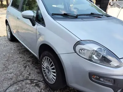 Usata Fiat Punto Evo Dynamic 69 CV (50 kW) 2010 Argento Utilitaria