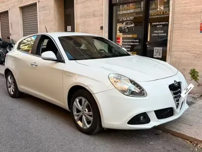Usata Alfa Romeo Giulietta 120 CV (88 kW) 2011 Bianco Utilitaria
