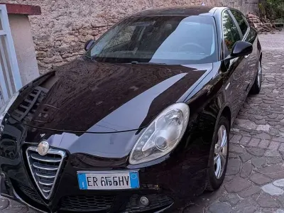 Usata Alfa Romeo Giulietta Distinctive 105 CV (77 kW) 2012 Nero Utilitaria