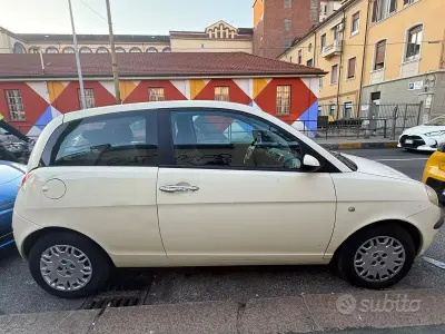 Usata Lancia Ypsilon 60 CV (44 kW) 2005 Bianco Utilitaria