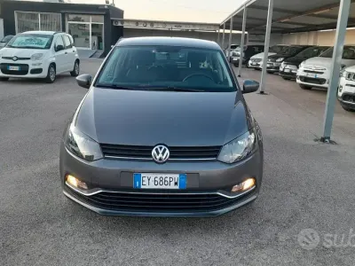 Usata VW Polo Trendline 75 CV (55 kW) 2015 Grigio Berlina