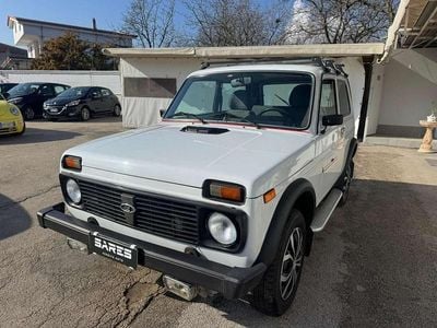 Usata Lada niva 80 CV (58 kW) 2008 Bianco SUV