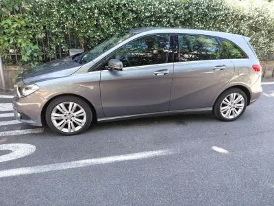 Usata Mercedes B180 Executive 122 CV (89 kW) 2012 Grigio Monovolume