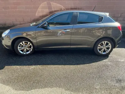 Usata Alfa Romeo Giulietta 105 CV (77 kW) 2011 Utilitaria