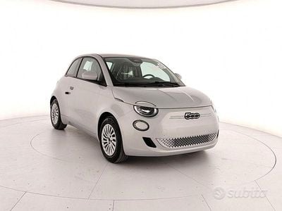 Usata Fiat 500e 86 kW (118 CV) 2024 Verde Berlina