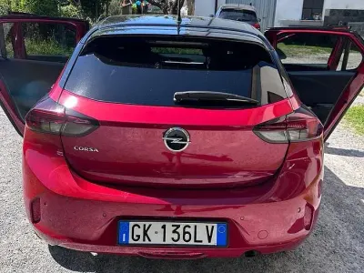 Usado Opel Corsa Design Edition 75 HP (55 kW) 2022 Vermelho Citadino