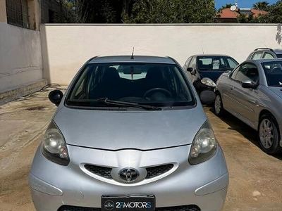 Usata Toyota Aygo 67 CV (49 kW) 2008 Grigio Utilitaria