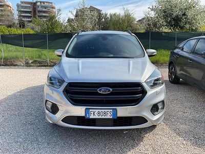 Usado Ford Kuga ST-Line 120 CV (88 kW) 2017 Gris SUV