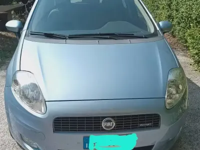 Usata Fiat Grande Punto 75 CV (55 kW) 2006 Bluazzurro Utilitaria