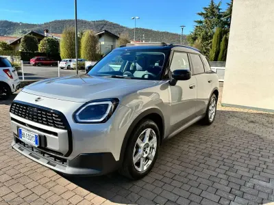 Usata Mini Cooper Countryman Favoured 156 CV (114 kW) 2025 Argento SUV
