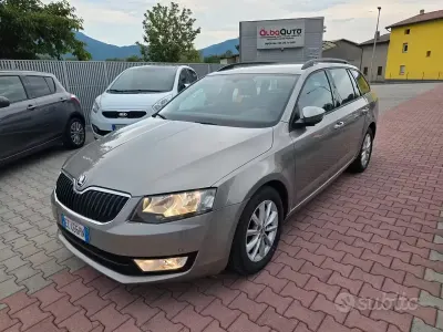 Usata Skoda Octavia 110 CV (80 kW) 2015 Grigio Station wagon