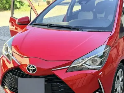 Usata Toyota Yaris 72 CV (52 kW) 2018 Rosso Utilitaria