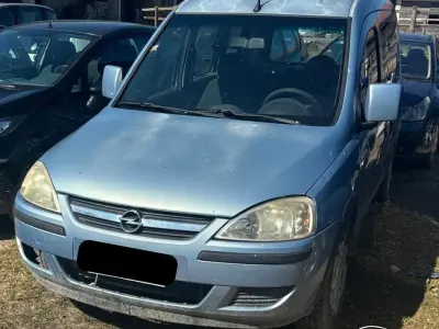 Usata Opel Combo 94 CV (69 kW) 2007 Bluazzurro Monovolume