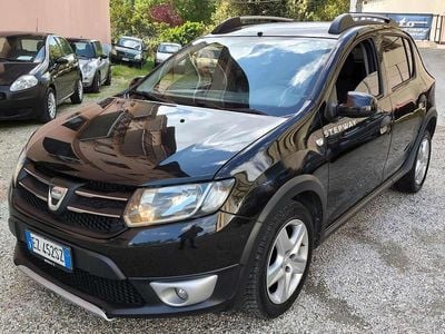 Gebraucht Dacia Sandero Prestige 90 PS (66 kW) 2015 Schwarz SUV