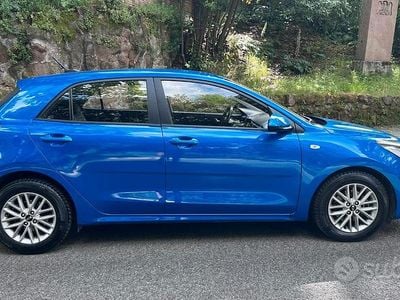Usata Kia Rio Style 120 CV (88 kW) 2020 Blu/azzurro Berlina