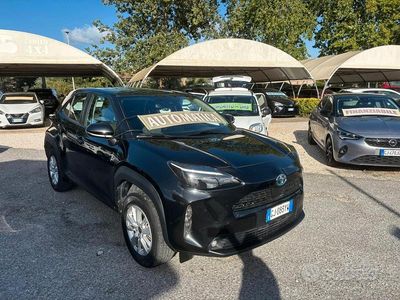 Usata Toyota Yaris Hybrid Business Edition 92 CV (67 kW) 2022 Nero Station wagon