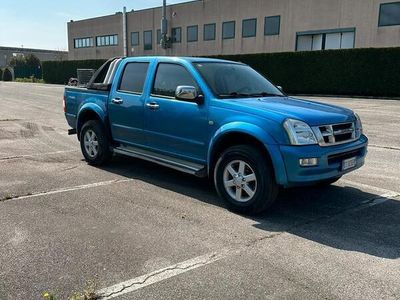 usata Isuzu D-Max DMAX 3.0 4wd gancio traino 2005