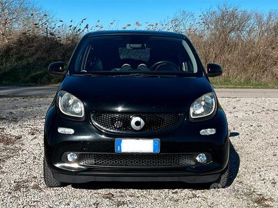 Usata Smart ForFour 70 CV (51 kW) 2015 Nero Utilitaria