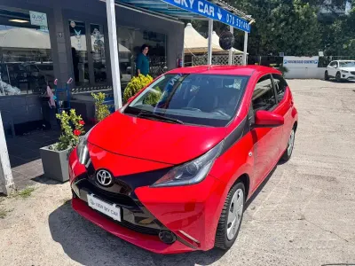 Usata Toyota Aygo Cool 69 CV (50 kW) 2017 Rosso Utilitaria