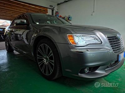 Usado Lancia Thema 239 HP (175 kW) 2012 Cinzento Sedan