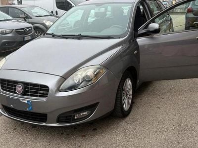 Usata Fiat Croma 150 CV (110 kW) 2009 Grigio Station wagon