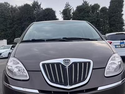Usata Lancia Musa 95 CV (69 kW) 2010 Marrone Monovolume