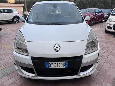 Usata Renault Scénic III Luxe 130 CV (95 kW) 2010 Bianco Monovolume