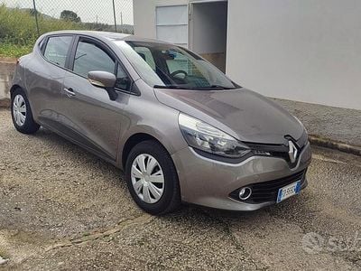 Usata Renault Clio IV Life 75 CV (55 kW) 2016 Grigio Berlina