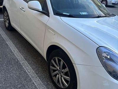Second-hand Alfa Romeo Giulietta 120 CP (88 kW) 2016 Alb Hatchback