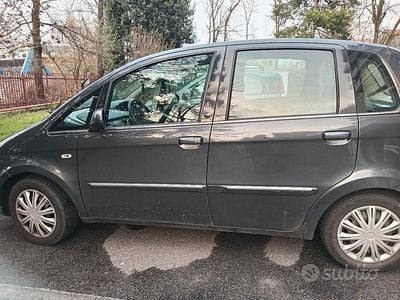 Usata Lancia Musa 77 CV (56 kW) 2009 Grigio Monovolume