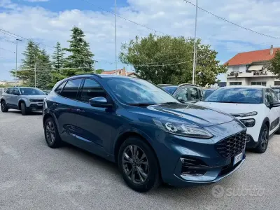 Usado Ford Kuga ST-Line X 120 CV (88 kW) 2020 Azul SUV