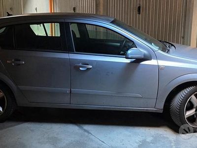 Usata Opel Astra Club 2004 Utilitaria