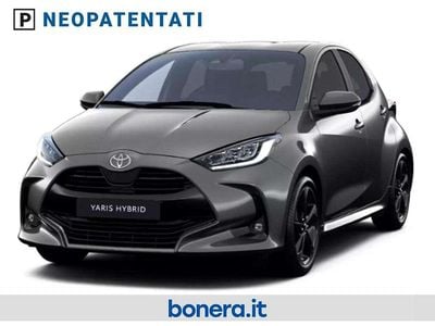 Nuova Toyota Yaris Hybrid Lounge 131 CV (96 kW) 2025 Grigio Berlina