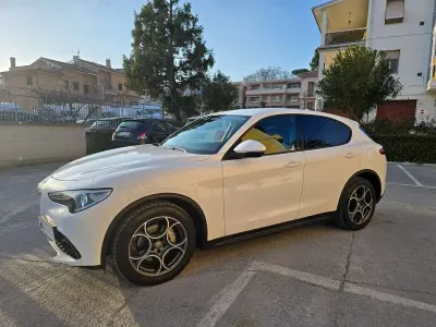 Second-hand Alfa Romeo Stelvio Business 160 CP (117 kW) 2019 Alb SUV