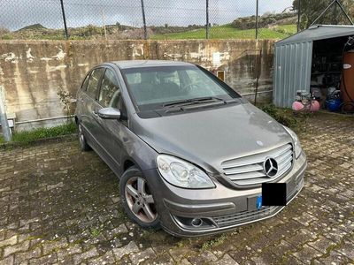 Mercedes B200