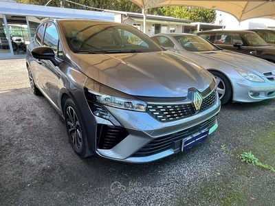 Usata Renault Clio V 91 CV (66 kW) 2024 Gray Berlina