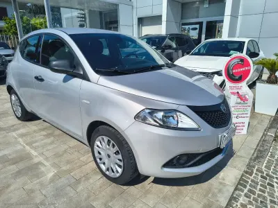 Usata Lancia Ypsilon S 69 CV (50 kW) 2020 Argento