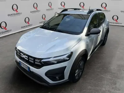 Usata Dacia Sandero Comfort 101 CV (74 kW) 2023 Bianco Berlina