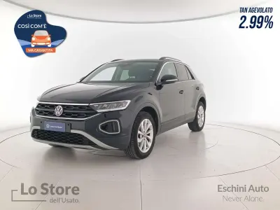 Usata VW T-Roc Life 116 CV (85 kW) 2024 Deep black perlato SUV