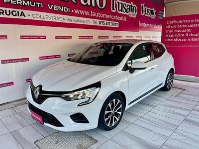 Begagnad Renault Clio V Zen 100 HK (73 kW) 2021 Vit Sedan