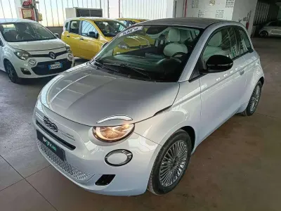 Nuova Fiat 500 Icon 65 CV (47 kW) 2026 Blu/azzurro Utilitaria