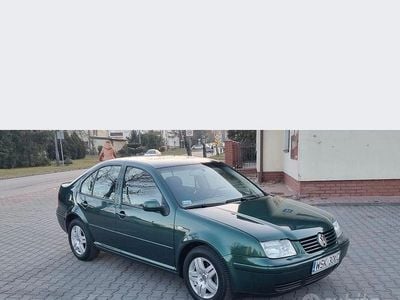 Usado VW Bora 105 CV (77 kW) 2003 Verde Berlina