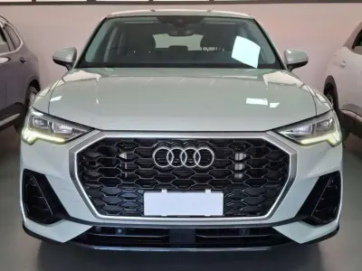Usata Audi Q3 Sportback Ambiente 150 CV (110 kW) 2023 Grigio SUV